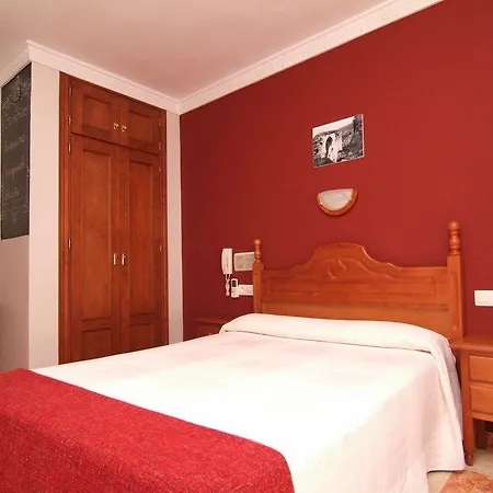 Hotel Virgen De Reyes