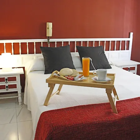 Virgen De Reyes Hotel 2*