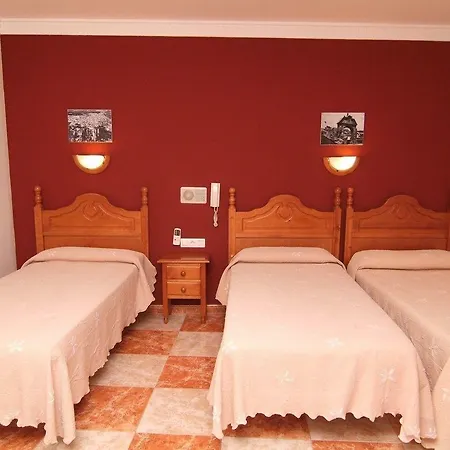 Hotel Virgen De Reyes 2*