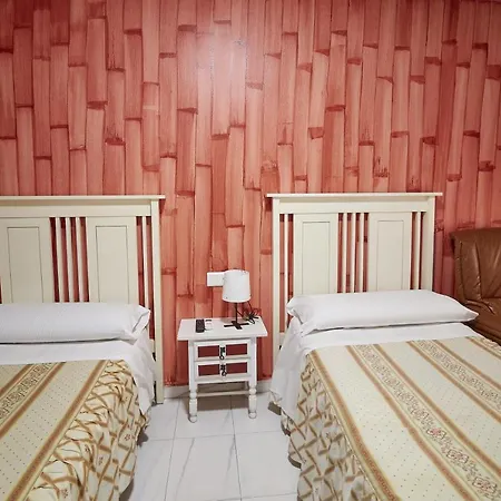 Hotel Virgen De Reyes