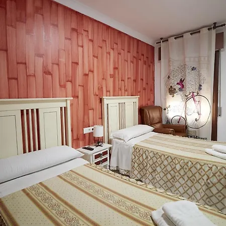 Hotel Virgen De Reyes