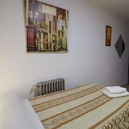 Virgen De Reyes Hotel 2*