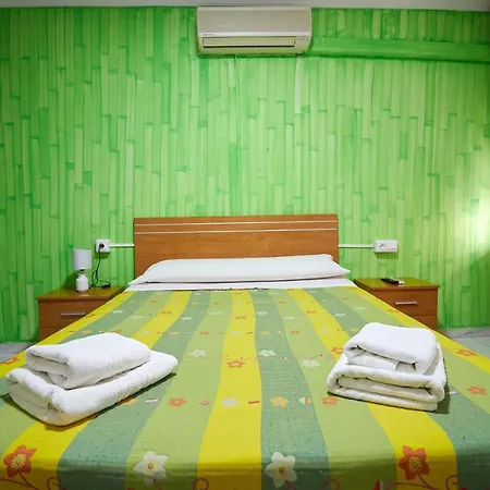 Hotel Virgen De Reyes 2*