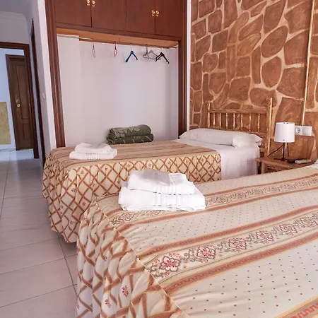 Hotel Virgen De Reyes 2*