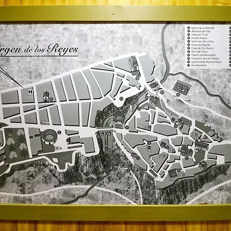 Virgen De Reyes Hotel 2*