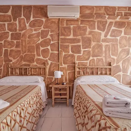 Hotel Virgen De Reyes